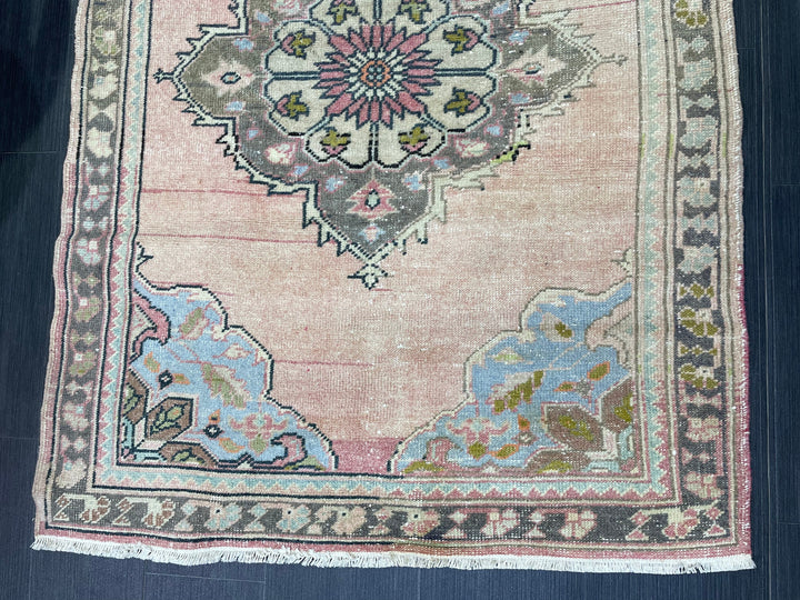 Beige Turkish Oushak Rug 3' 8" x 6' 8" Hand-Knotted detail