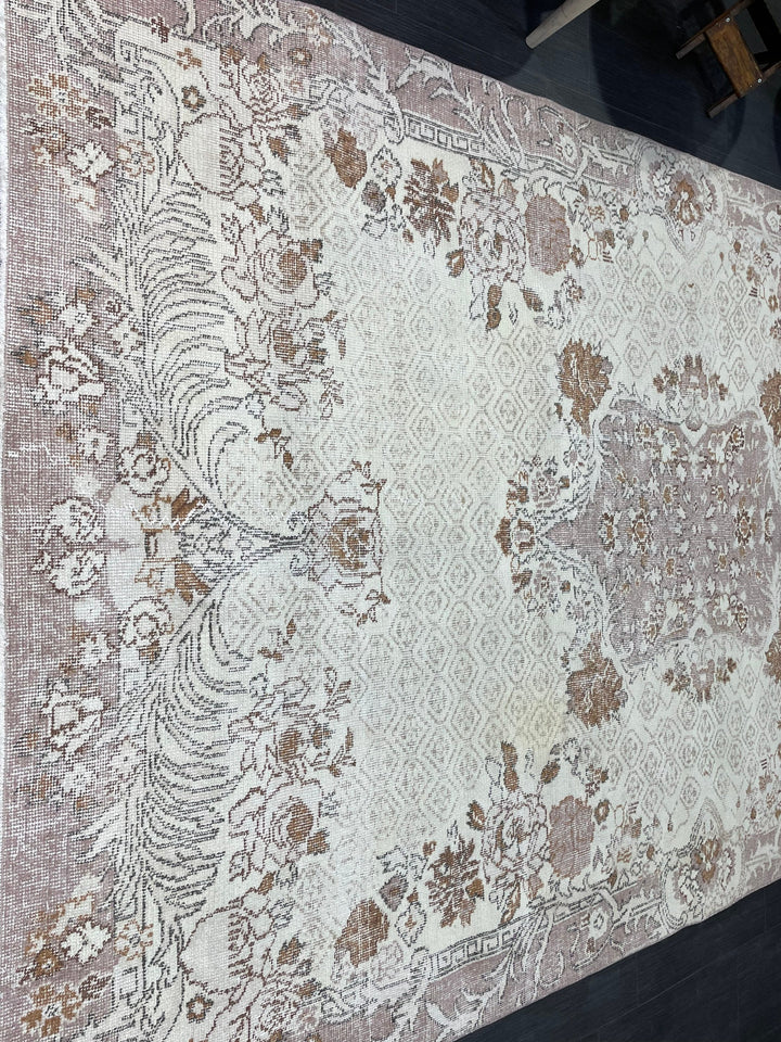 Beige Turkish Runner Rug 5' 10" x 9' 4" Hand-Knotted | No. WR72595