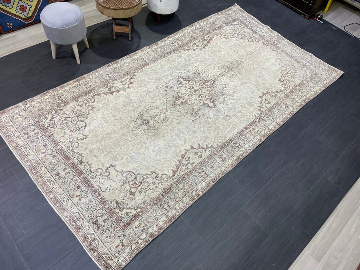 Beige Turkish Runner Rug 5' 2" x 9' 8" Hand-Knotted | No. WR40793