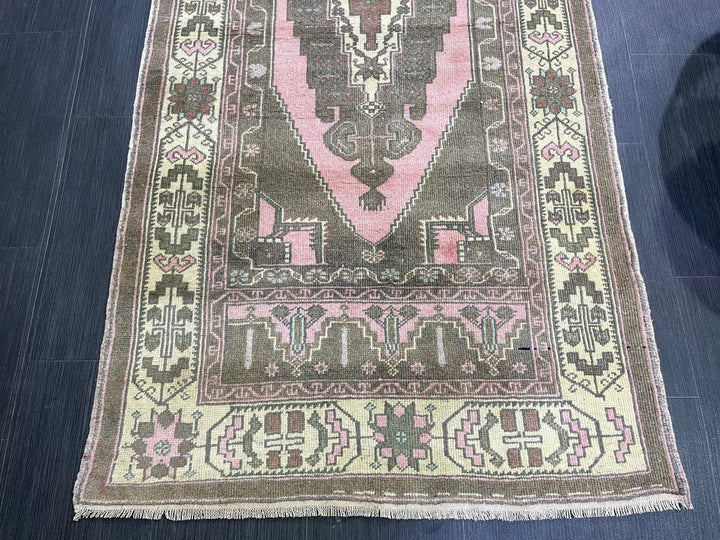 Turkish Oushak Rug 3' 3" x 6' 9" Hand-Knotted pattern