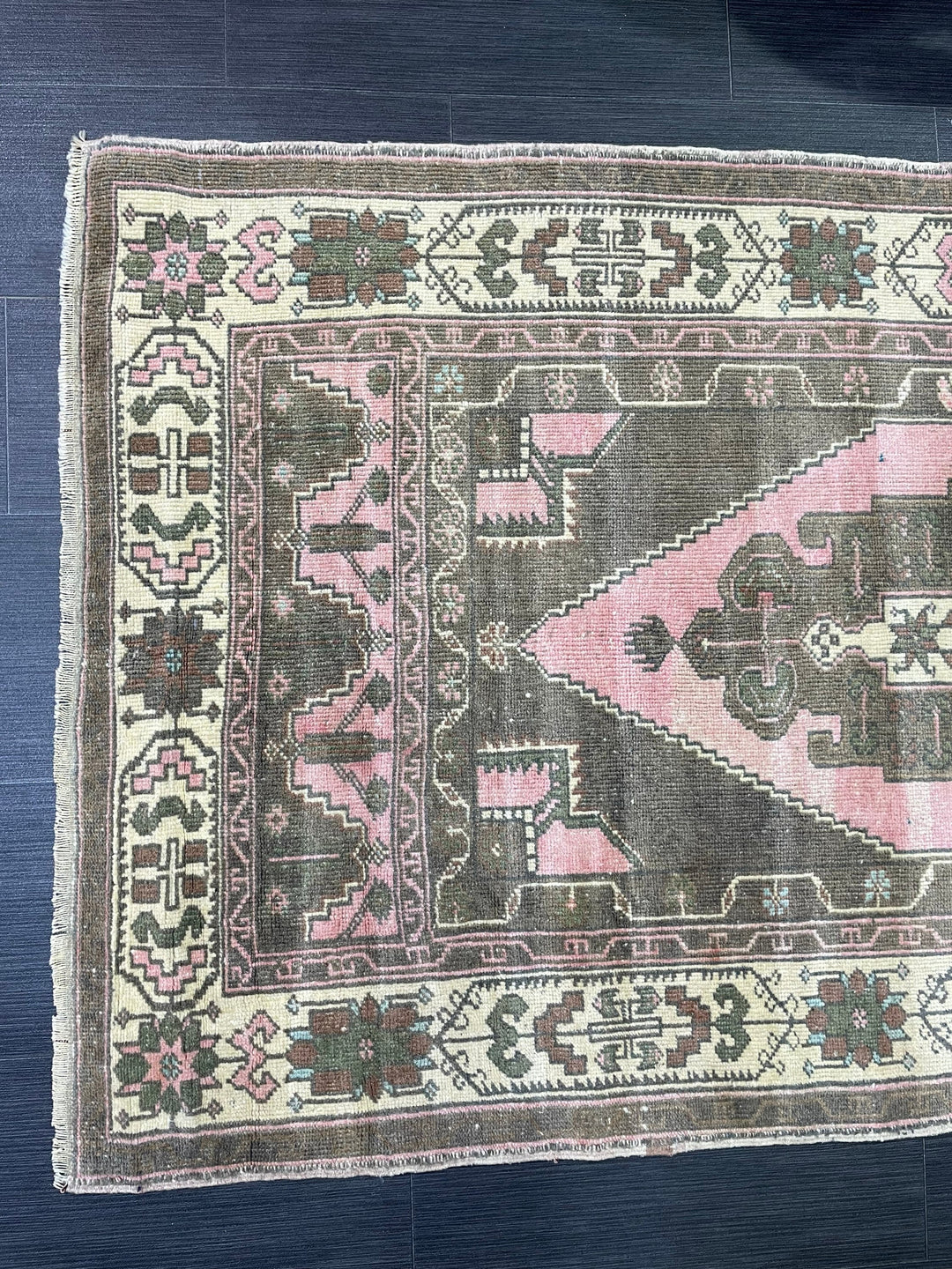 Turkish Oushak Rug 3' 3" x 6' 9" Hand-Knotted texture