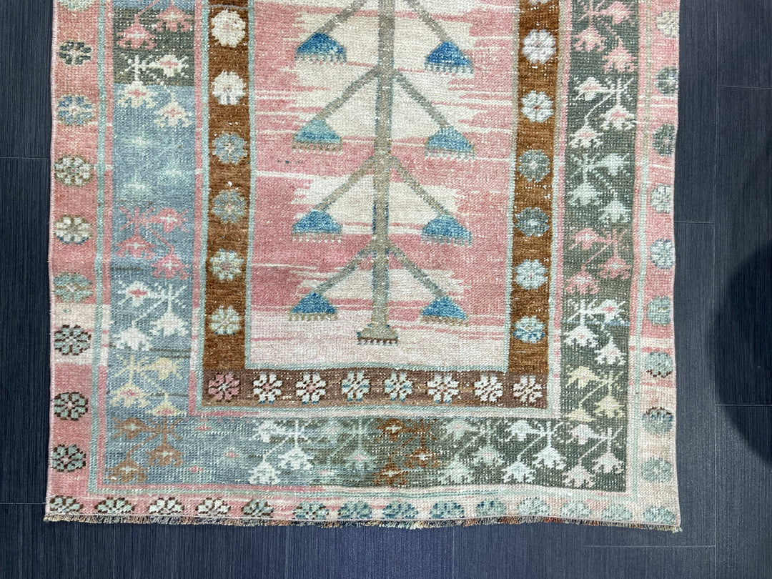Turkish Oushak Rug 3' 1" x 5' 1" Hand-Knotted pattern
