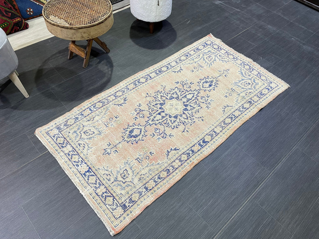 Beige Turkish Runner Rug 2' 8" x 5' 5" Hand-Knotted | No. WR76079
