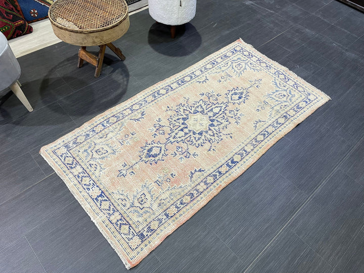 Beige Turkish Runner Rug 2' 8" x 5' 5" Hand-Knotted | No. WR76079