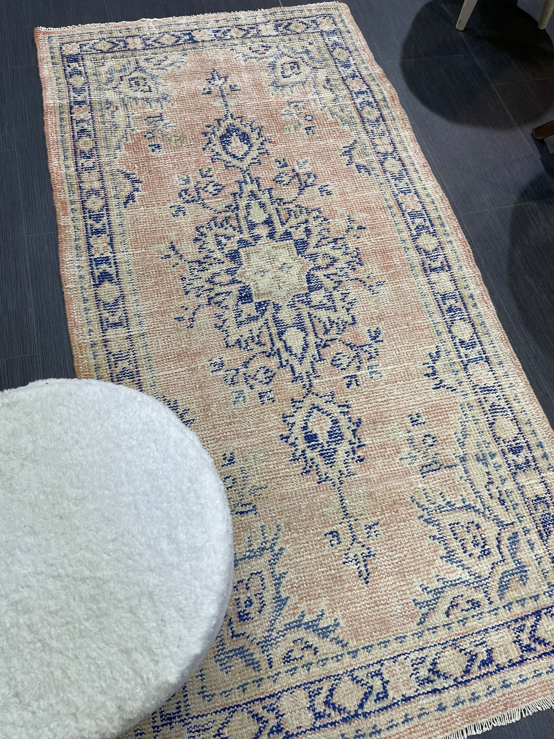 Beige Turkish Runner Rug 2' 8" x 5' 5" Hand-Knotted | No. WR76079