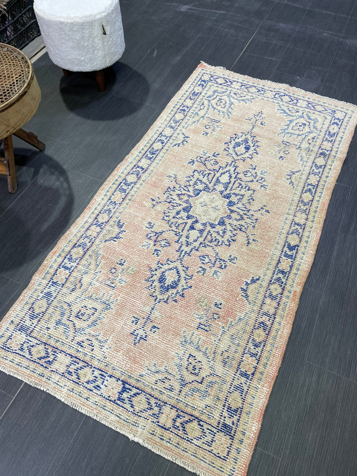 Beige Turkish Runner Rug 2' 8" x 5' 5" Hand-Knotted | No. WR76079