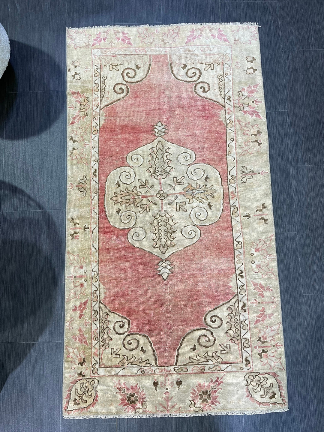 Beige Turkish Oushak Rug 2' 8" x 5' 1" Hand-Knotted detail