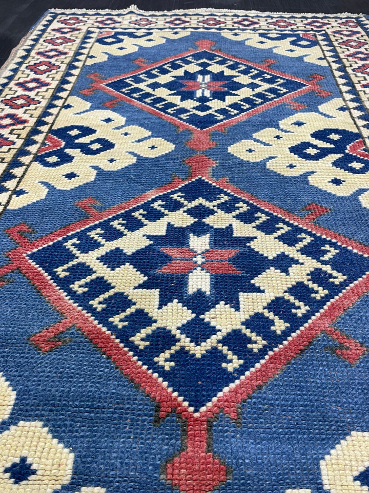 Turkish Oushak Rug 3' 3" x 4' 9" Hand-Knotted detail