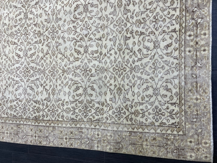Beige Turkish Oushak Rug 5' 10" x 9' 3" Hand-Knotted border