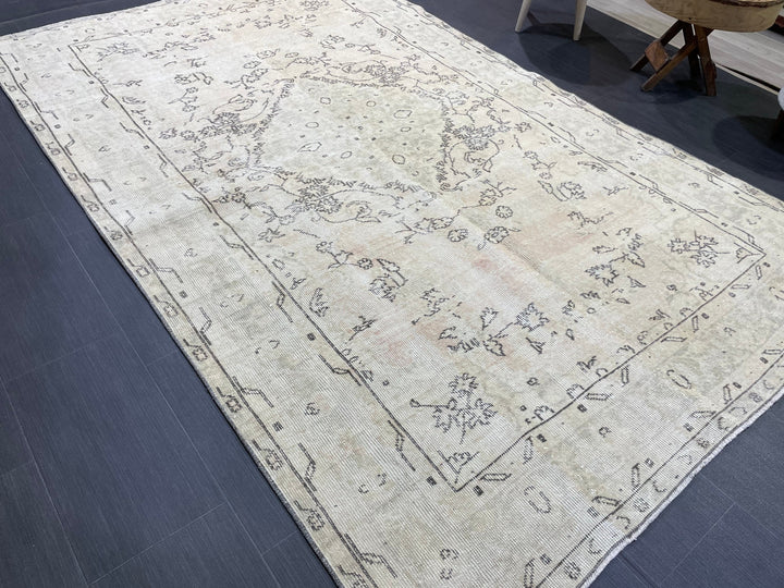 Beige Turkish Oushak Rug 5' 6" x 8' 7" Hand-Knotted