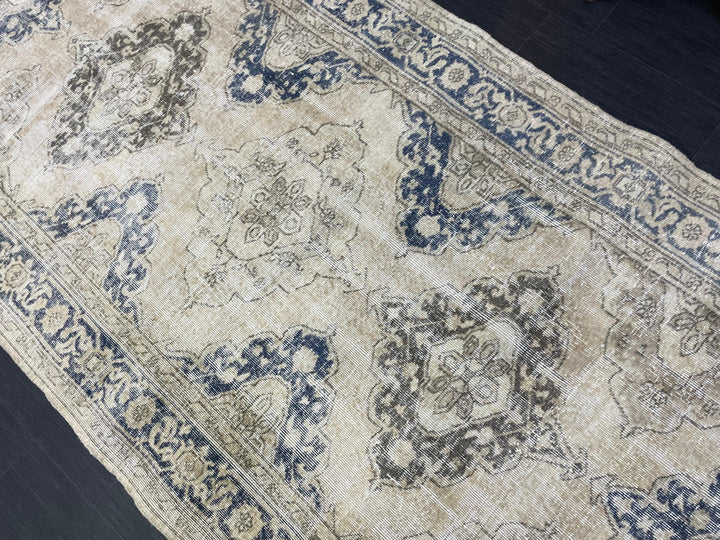 Beige Turkish Runner Rug 4' 8" x 11' 7" Hand-Knotted pattern