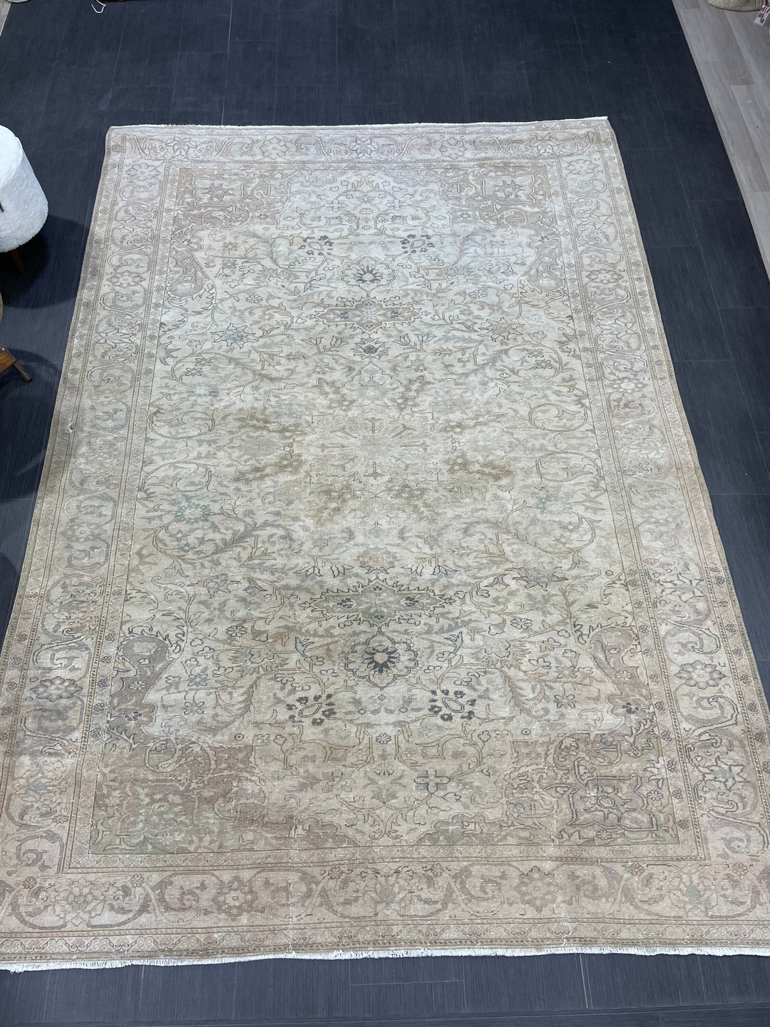 Rust Turkish Oushak Rug 6' 4" x 9' 3" Hand-Knotted close-up