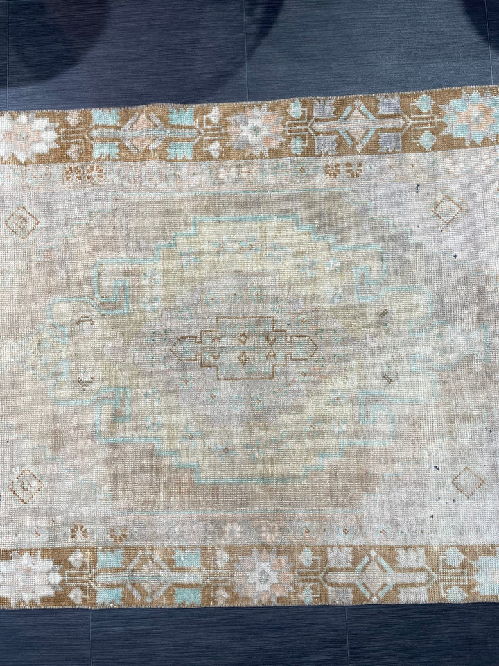 Tan Oushak Rug 3' 4" x 6' 7" - No. WR62060