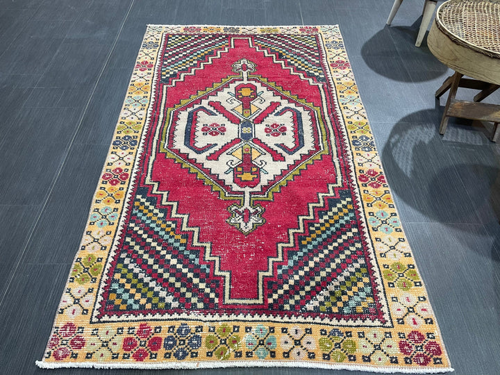 Beige Turkish Oushak Rug 3' 3" x 5' 7" Hand-Knotted pattern
