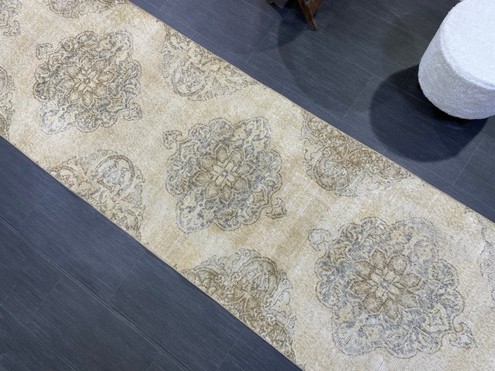 Beige Turkish Runner Rug 2' 10" x 12' 9" Hand-Knotted detail