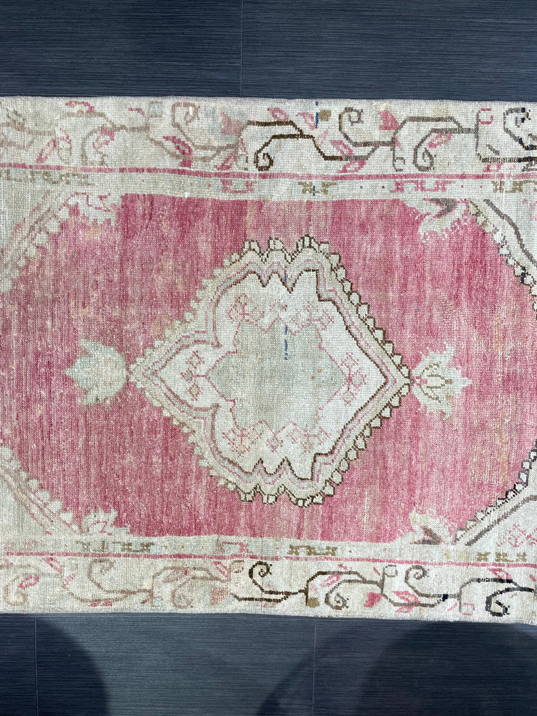 Beige Turkish Oushak Rug 2' 11" x 5' 5" Hand-Knotted detail