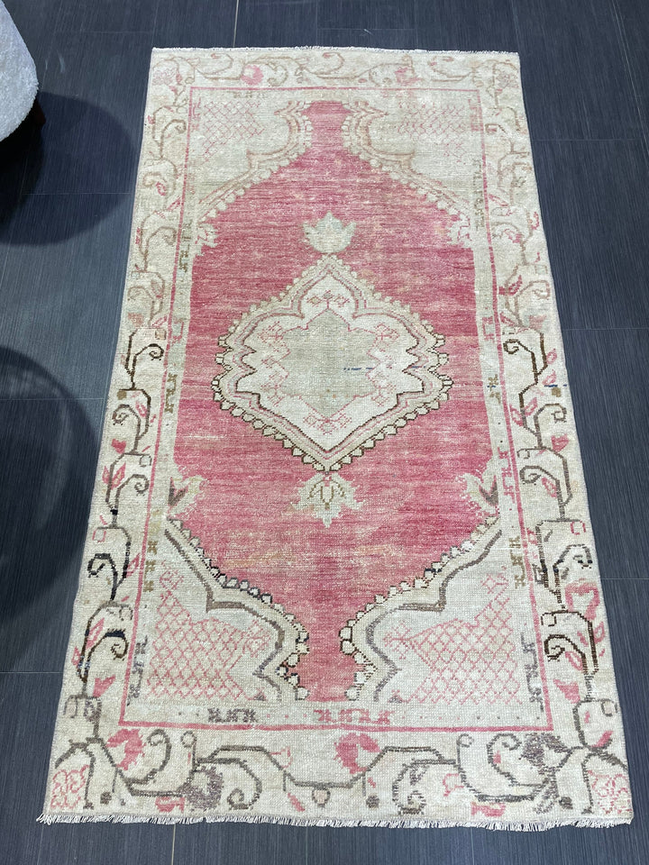 Beige Turkish Oushak Rug 2' 11" x 5' 5" Hand-Knotted border