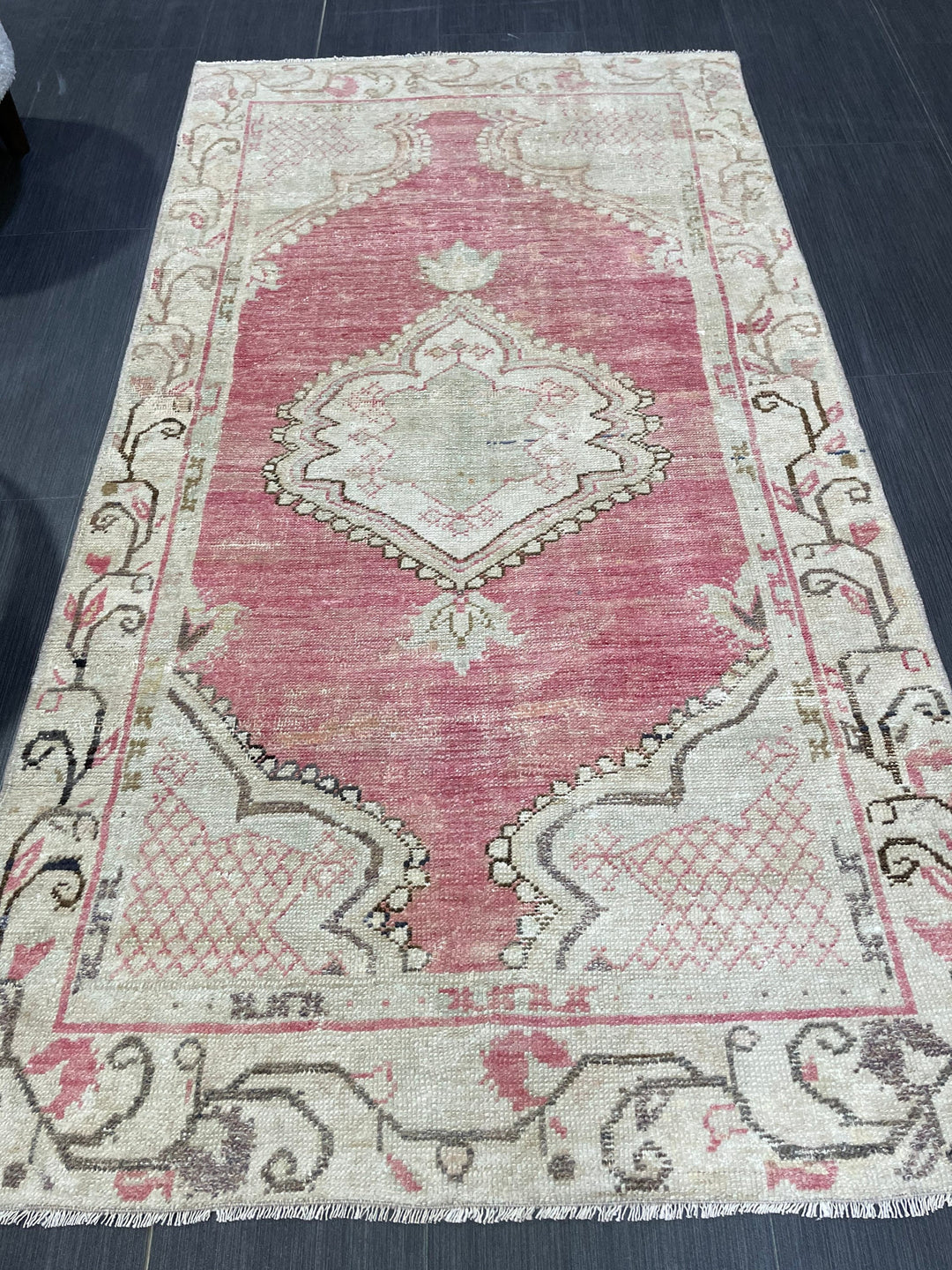Beige Turkish Oushak Rug 2' 11" x 5' 5" Hand-Knotted view 9