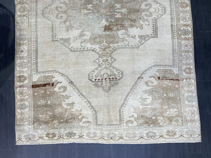 Beige Turkish Oushak Rug 4' 4" x 6' 7" Hand-Knotted close-up