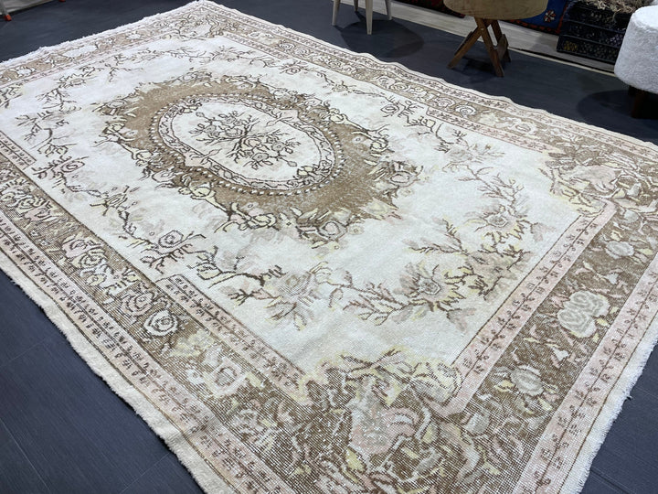 Beige Turkish Oushak Rug 5' 11" x 10' 1" Hand-Knotted | No. WR33470