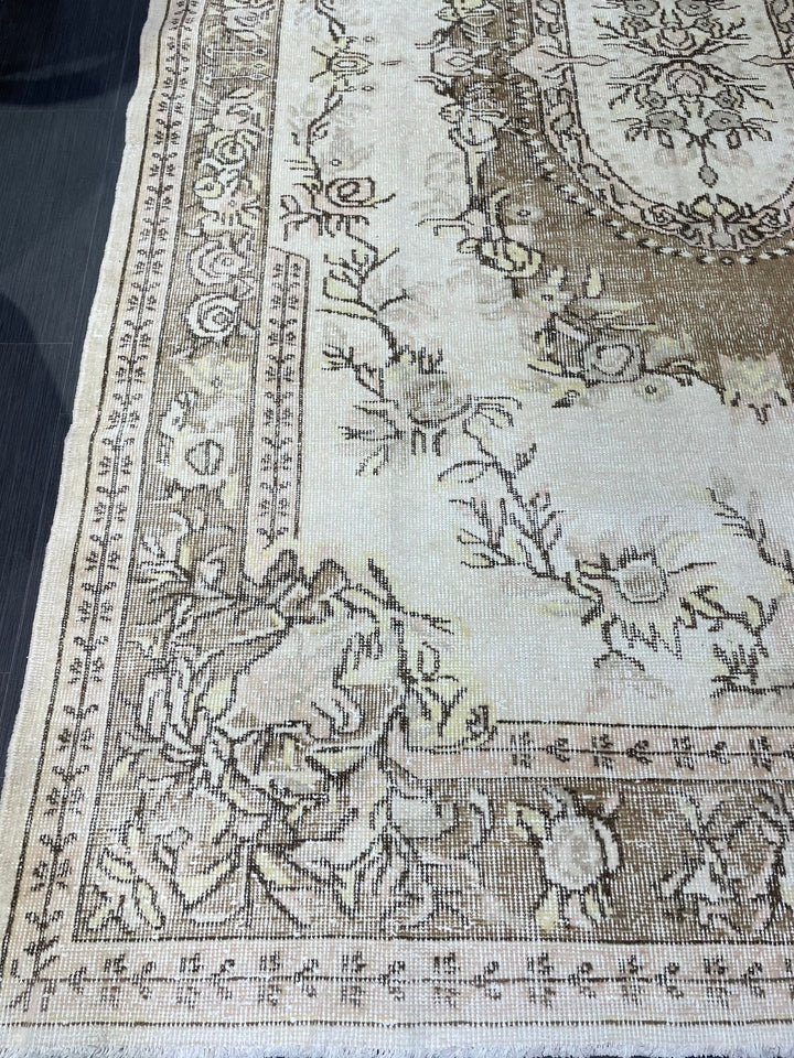 Beige Turkish Oushak Rug 5' 11" x 10' 1" Hand-Knotted | No. WR33470