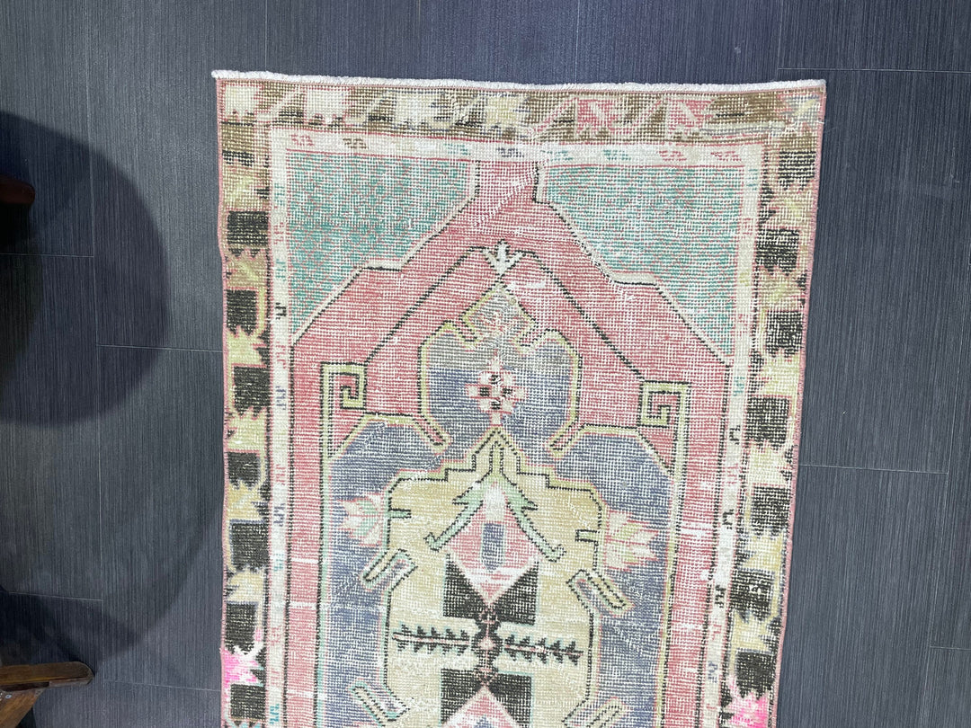 Beige Turkish Oushak Rug 2' 7" x 4' 11" Hand-Knotted | No. WR90169