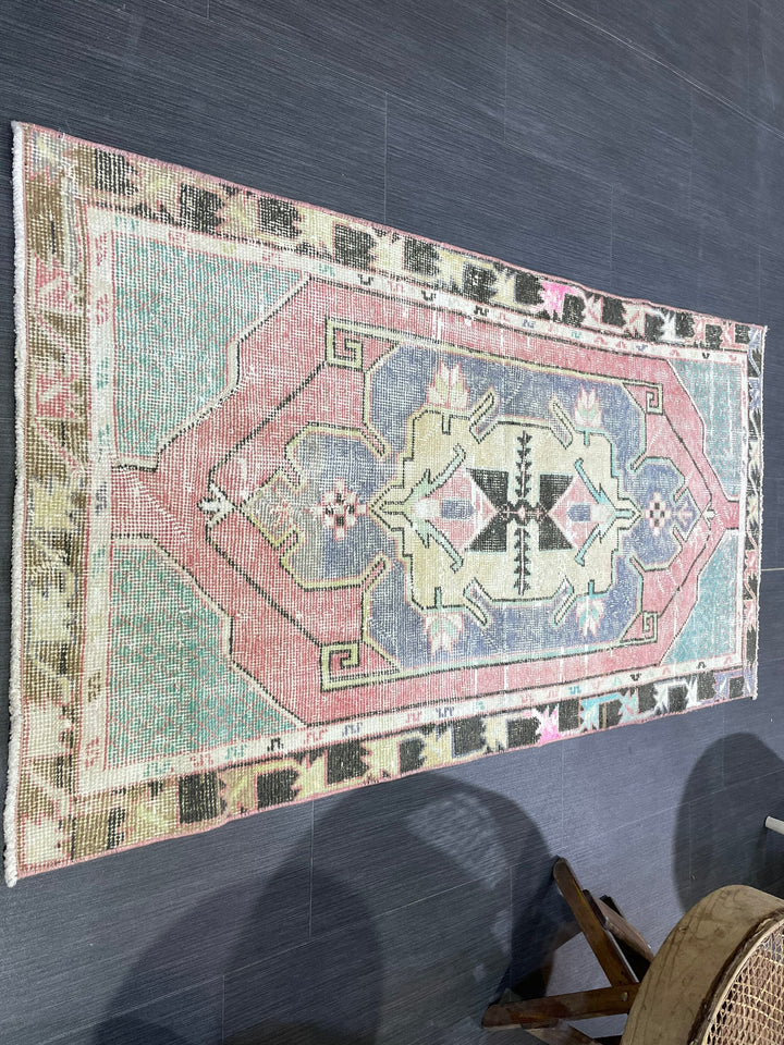 Beige Turkish Oushak Rug 2' 7" x 4' 11" Hand-Knotted | No. WR90169