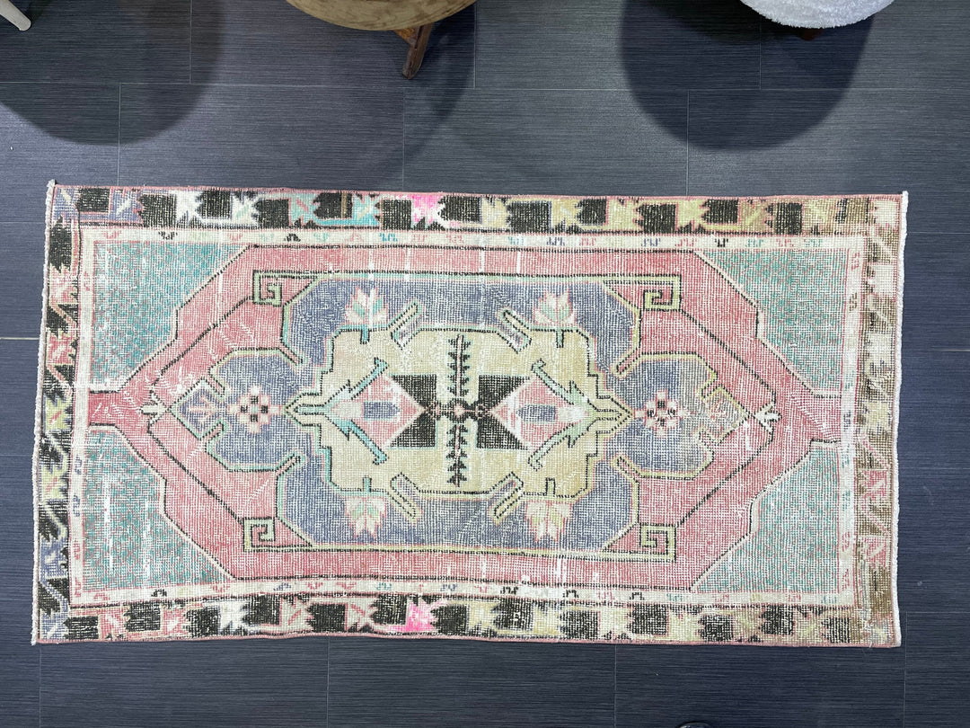 Beige Turkish Oushak Rug 2' 7" x 4' 11" Hand-Knotted | No. WR90169