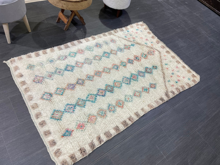 Tan Turkish Vintage Rug 3' 5" x 5' 4" Hand-Knotted texture