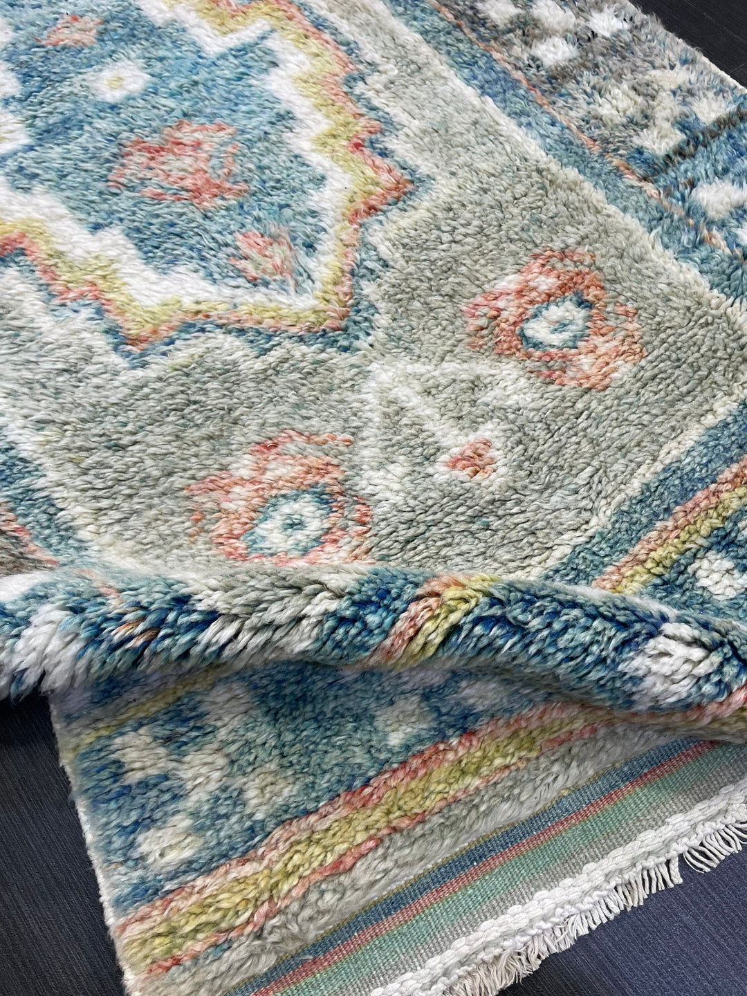 Tan Turkish Vintage Rug 3' 5" x 6' Hand-Knotted detail