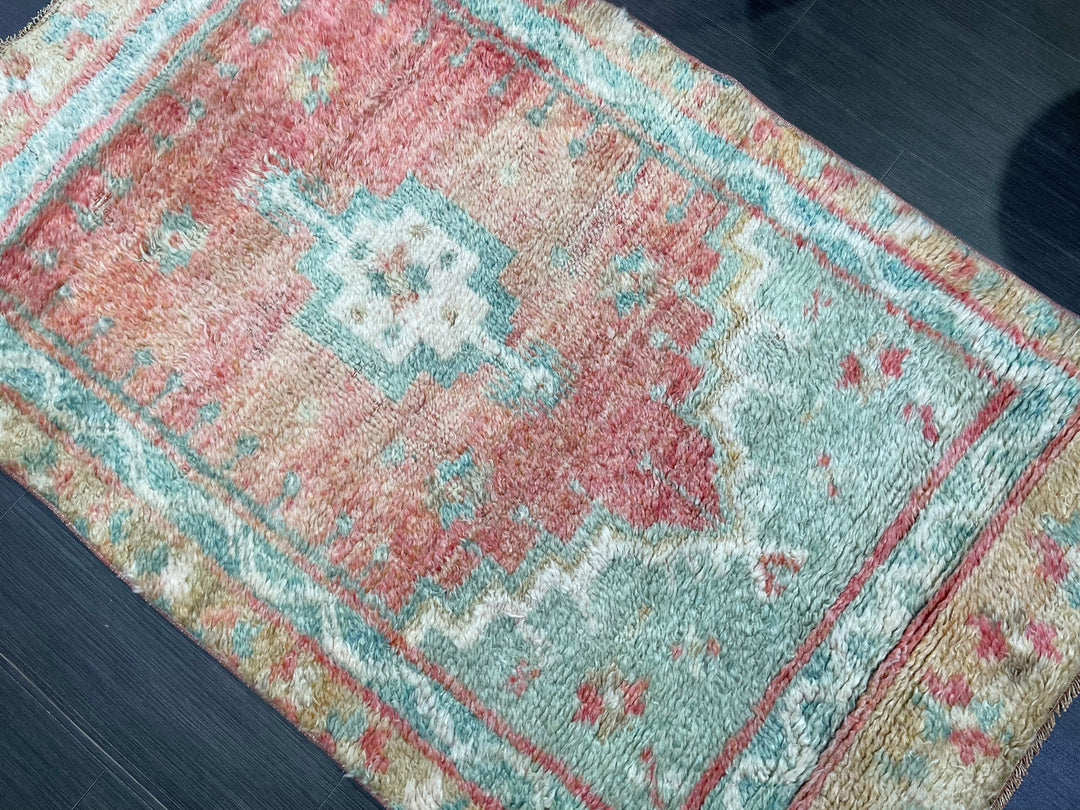 Tan Turkish Vintage Rug 3' 1" x 5' 1" Hand-Knotted view 9