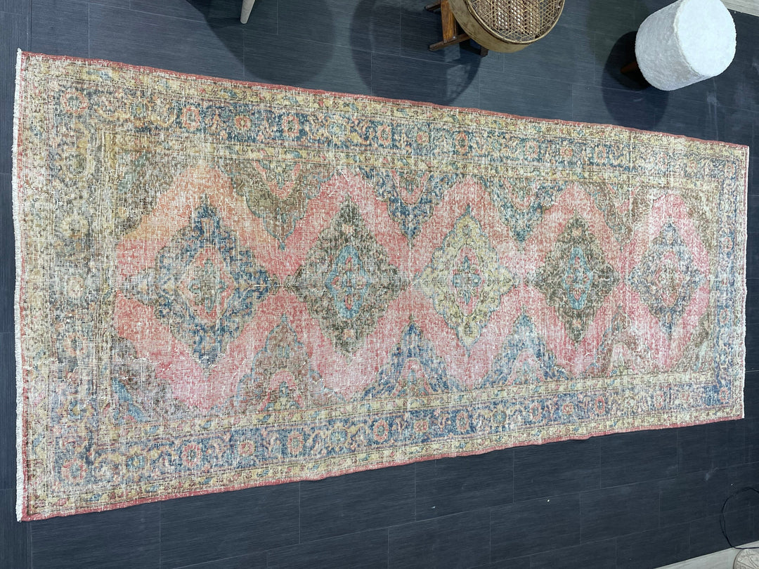 Beige Turkish Runner Rug 4' 10" x 11' 2" Hand-Knotted texture