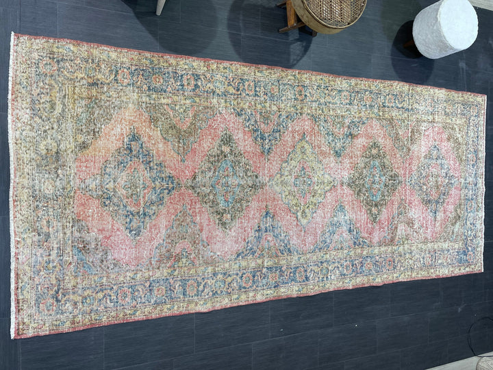 Beige Turkish Runner Rug 4' 10" x 11' 2" Hand-Knotted texture