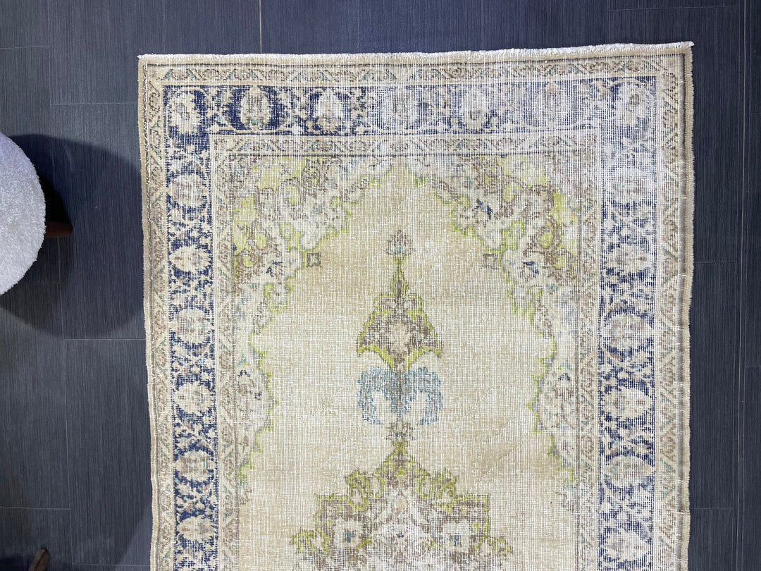 Beige Turkish Oushak Rug 3' 8" x 8' Hand-Knotted texture