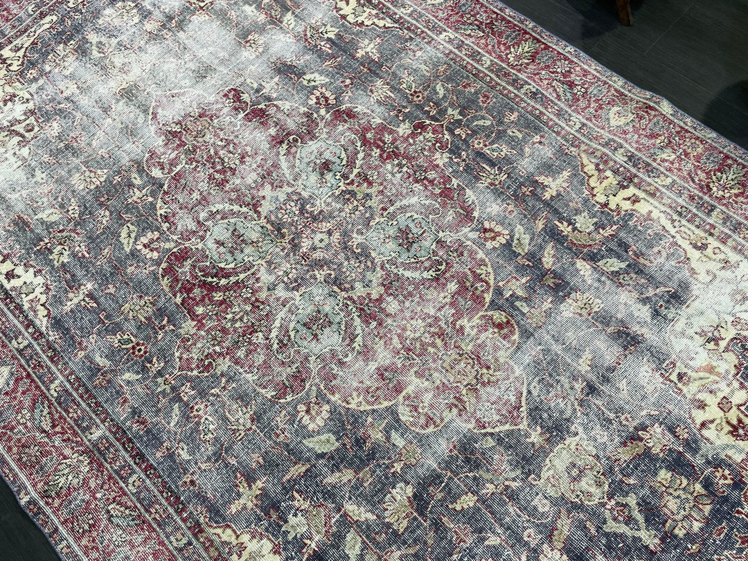 Beige Turkish Oushak Rug 6' 3" x 10' Hand-Knotted border