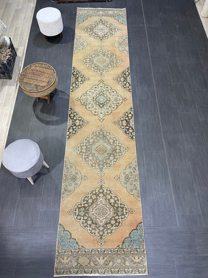 Beige Turkish Runner Rug 2' 10" x 13' 1" Hand-Knotted pattern