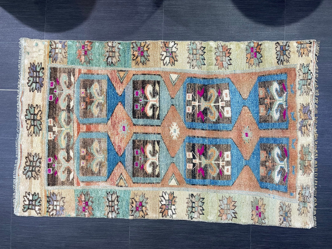 Turkish Oushak Rug 2' 6" x 4' 1" Hand-Knotted