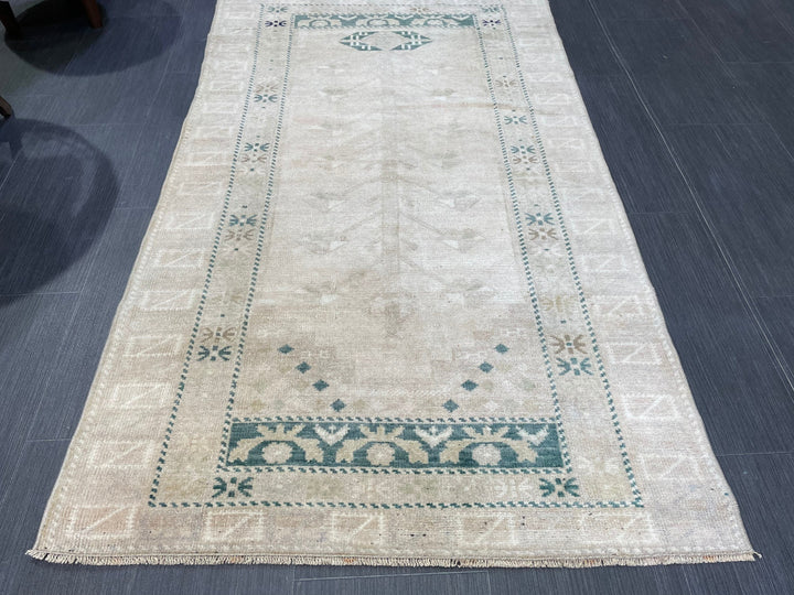 Beige Turkish Oushak Rug 3' 1" x 5' 2" Hand-Knotted pattern