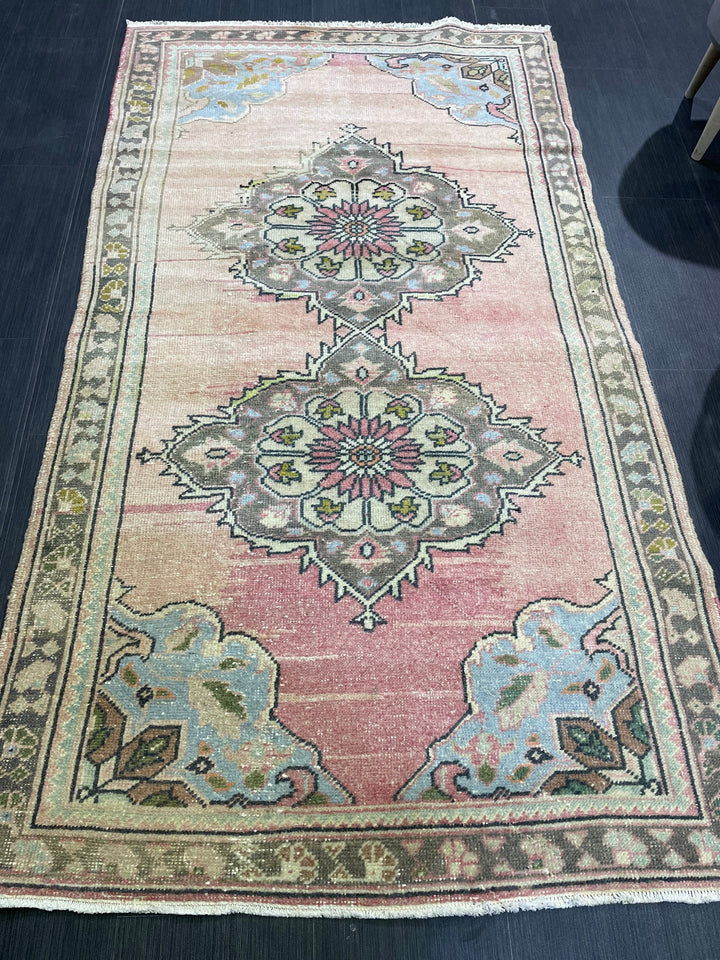 Beige Turkish Oushak Rug 3' 8" x 6' 8" Hand-Knotted texture