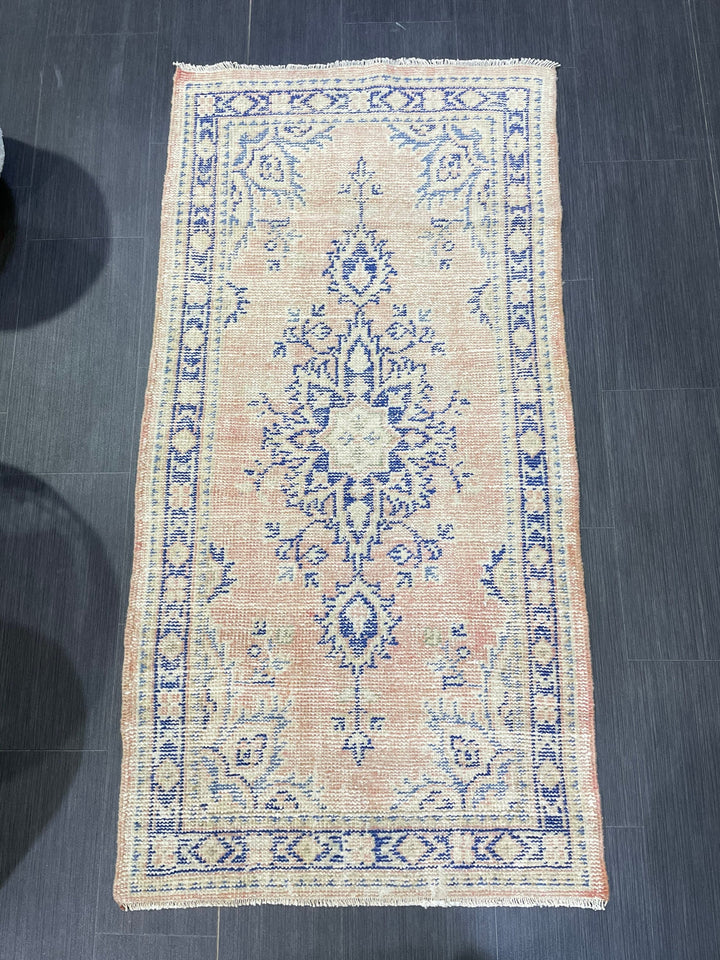 Beige Turkish Runner Rug 2' 8" x 5' 5" Hand-Knotted | No. WR76079