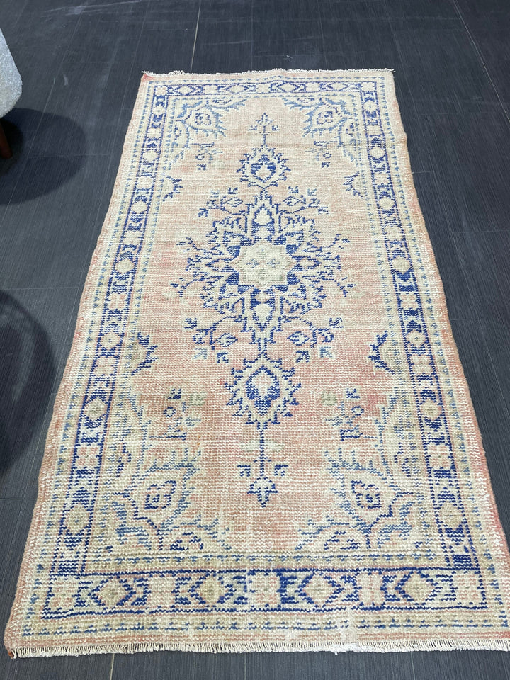 Beige Turkish Runner Rug 2' 8" x 5' 5" Hand-Knotted | No. WR76079