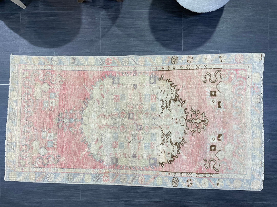 Beige Turkish Oushak Rug 2' 8" x 5' 1" Hand-Knotted field