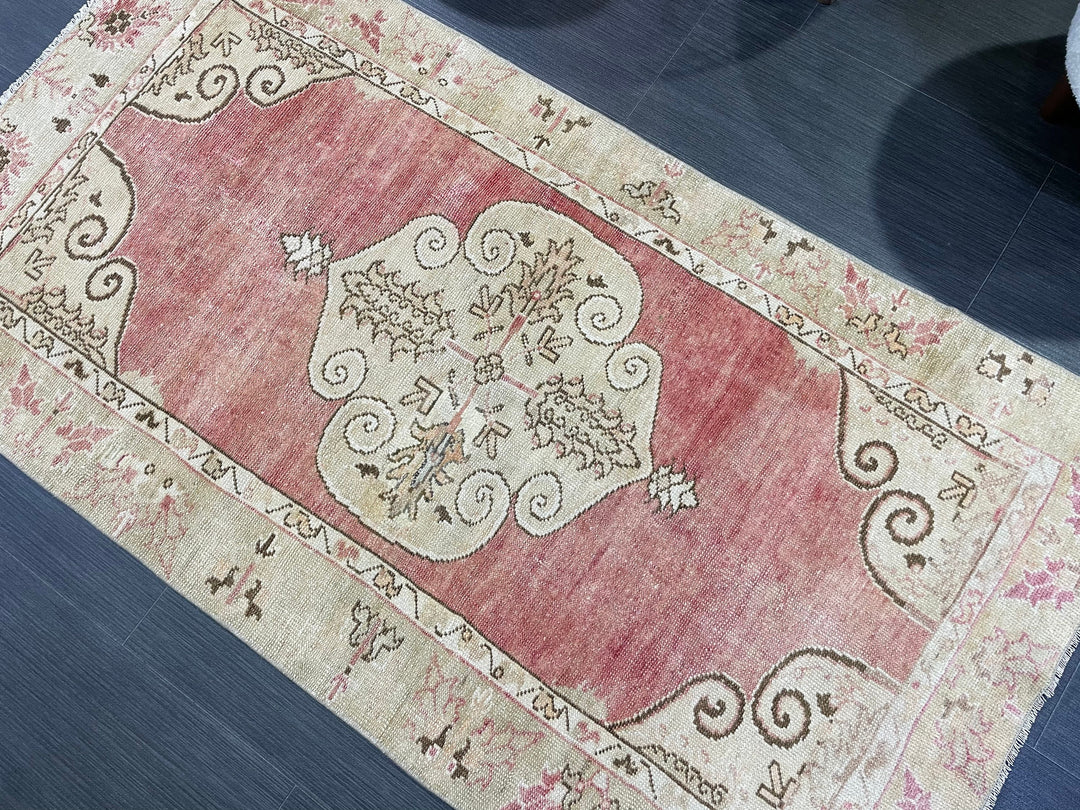 Beige Turkish Oushak Rug 2' 8" x 5' 1" Hand-Knotted view 9