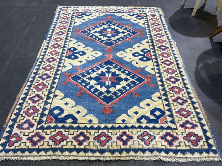 Turkish Oushak Rug 3' 3" x 4' 9" Hand-Knotted texture