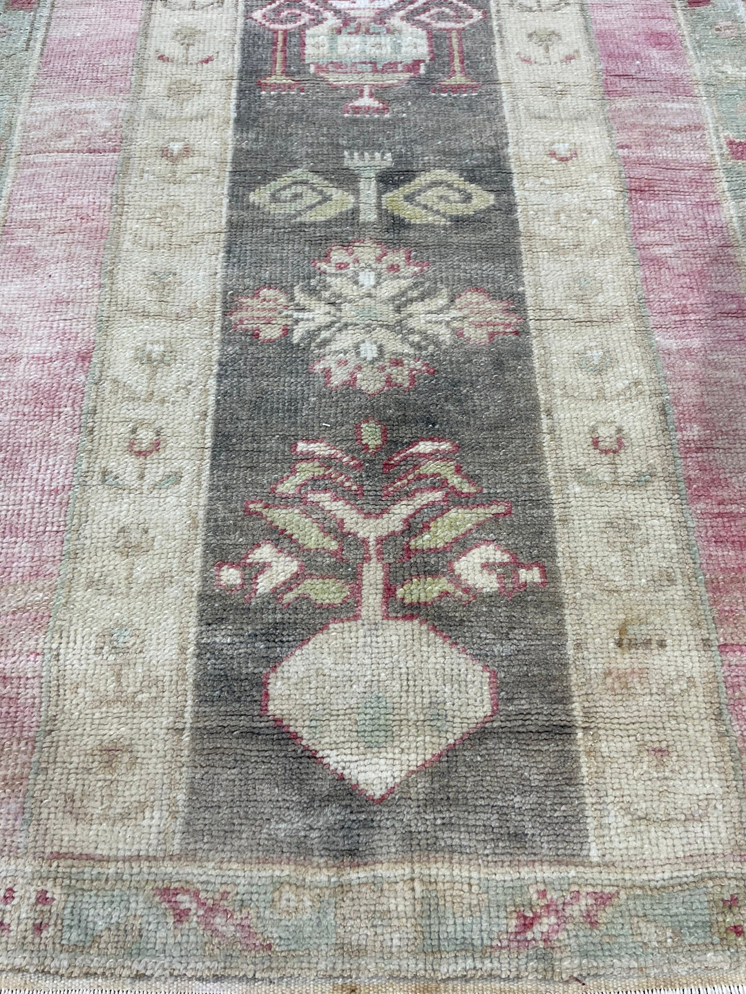 Beige Turkish Runner Rug 2' 7" x 3' 10" Hand-Knotted border