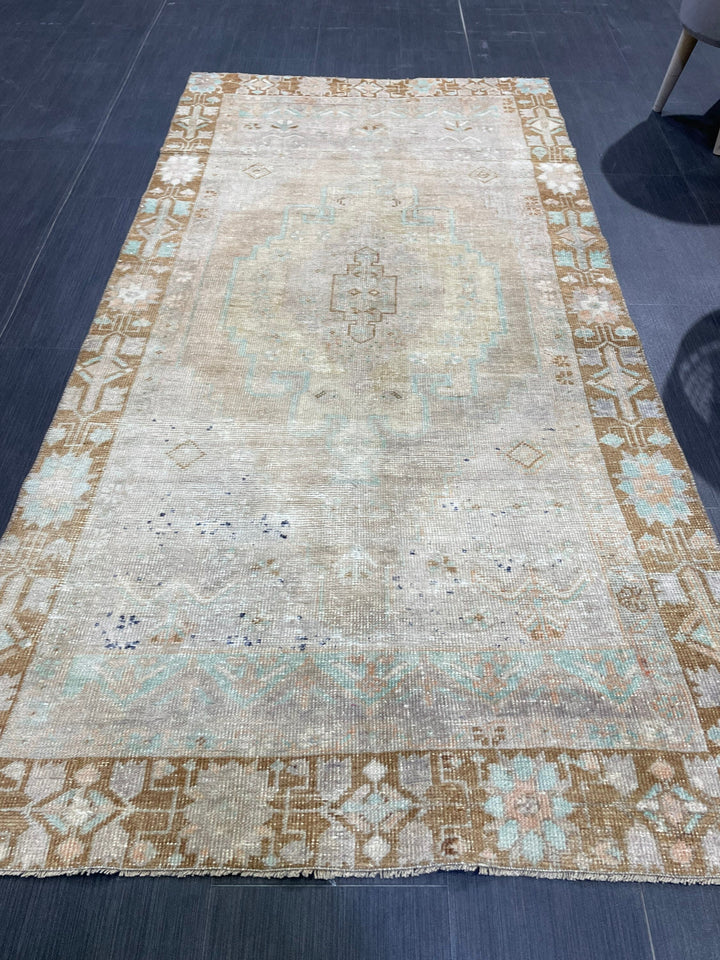 Tan Oushak Rug 3' 4" x 6' 7" - No. WR62060