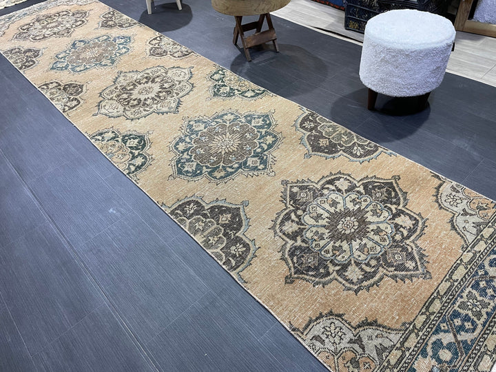 Beige Turkish Runner Rug 2' 10" x 13' Hand-Knotted detail