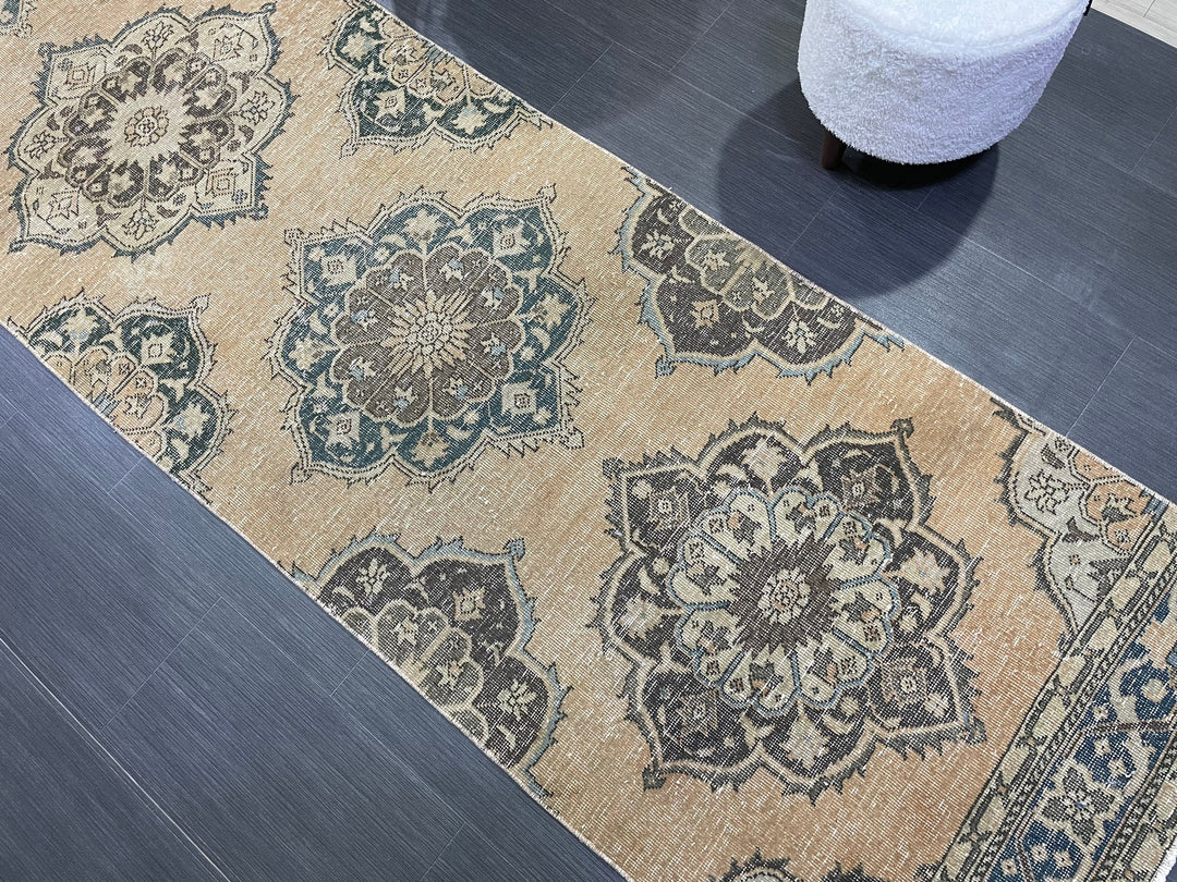 Beige Turkish Runner Rug 2' 10" x 13' Hand-Knotted texture