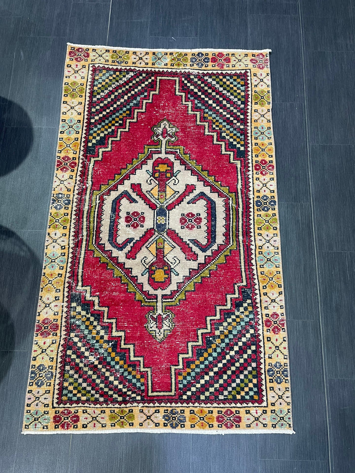 Beige Turkish Oushak Rug 3' 3" x 5' 7" Hand-Knotted border