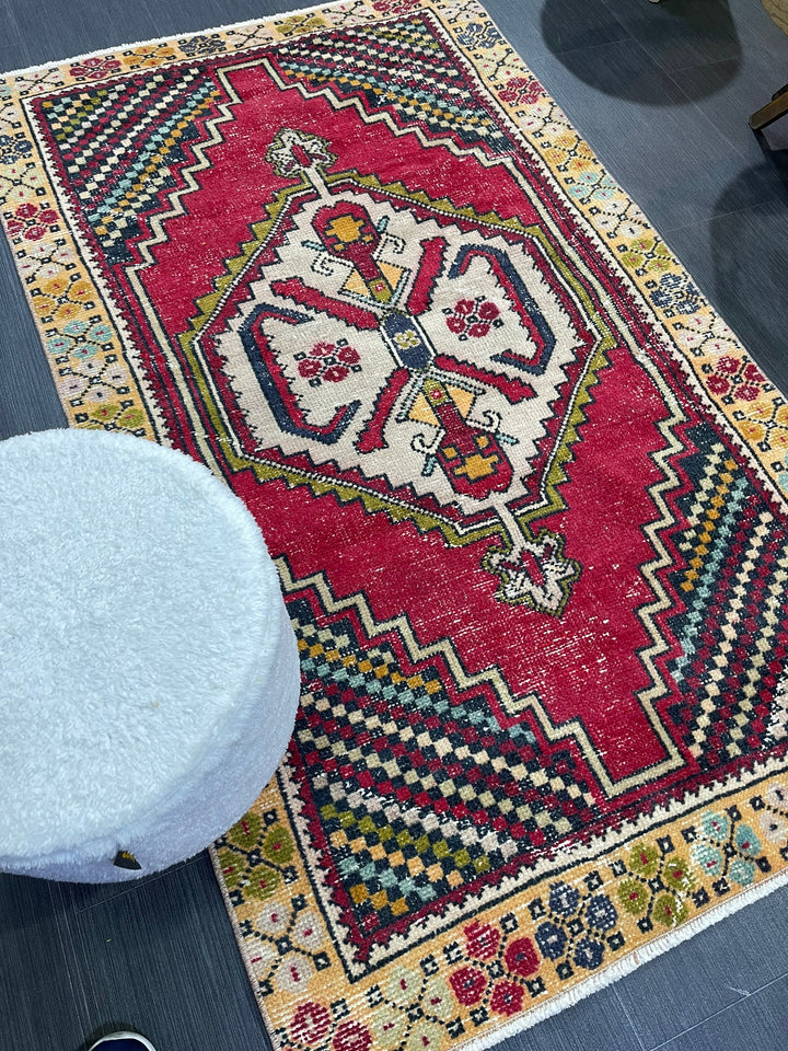 Beige Turkish Oushak Rug 3' 3" x 5' 7" Hand-Knotted texture